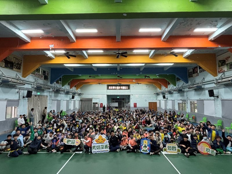 高年級與作家大合照